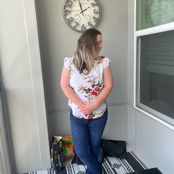 Floral white business casual top - Picture 1 of 4